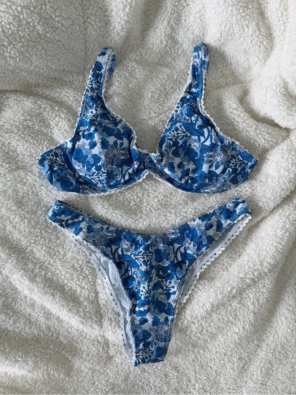 NWOT Blue Floral Underwire Bikini Set - Women Swim